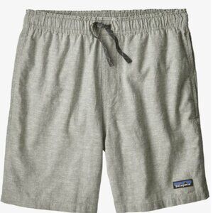 Patagonia Mens Baggies Naturals Medium Feather Gray  NWT